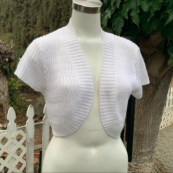 MADE FOR ME TO LOOK AMAZING White Crop Sweater XL - Picture 2 of 10